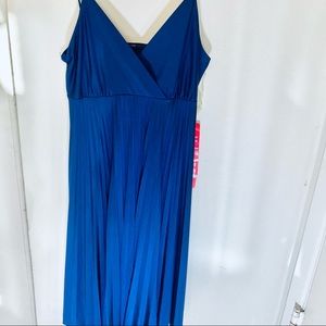 🆕 new Soprano pleated blue dress Spaghetti strap